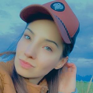 Meet your Posher, Emily